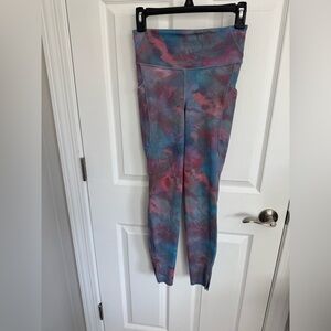 Woman’s size 6 Lululemon Fast &free High Rise pants/tights